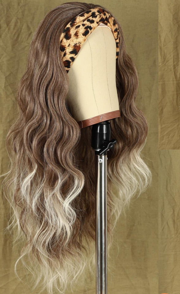 TOP DECK 'WHITE CHOC' HIGHLIGHT HEADBAND WIG WAVY 22"