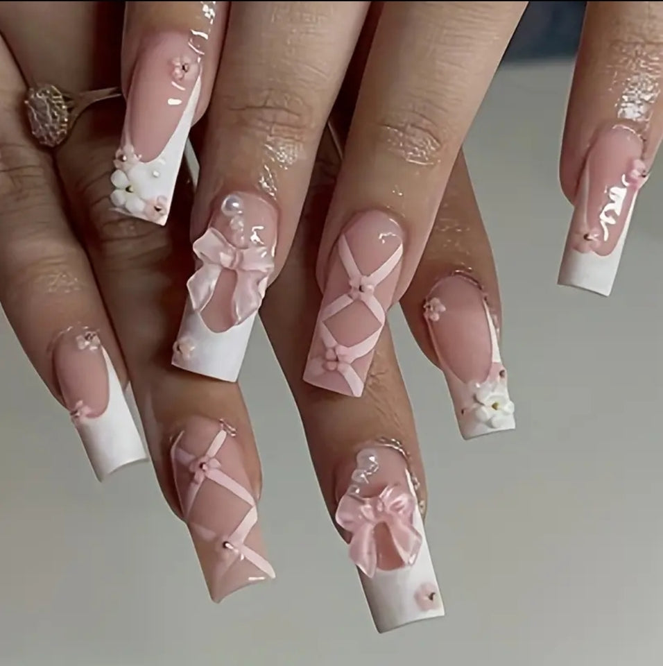 'LADY DEATH' CLAWS